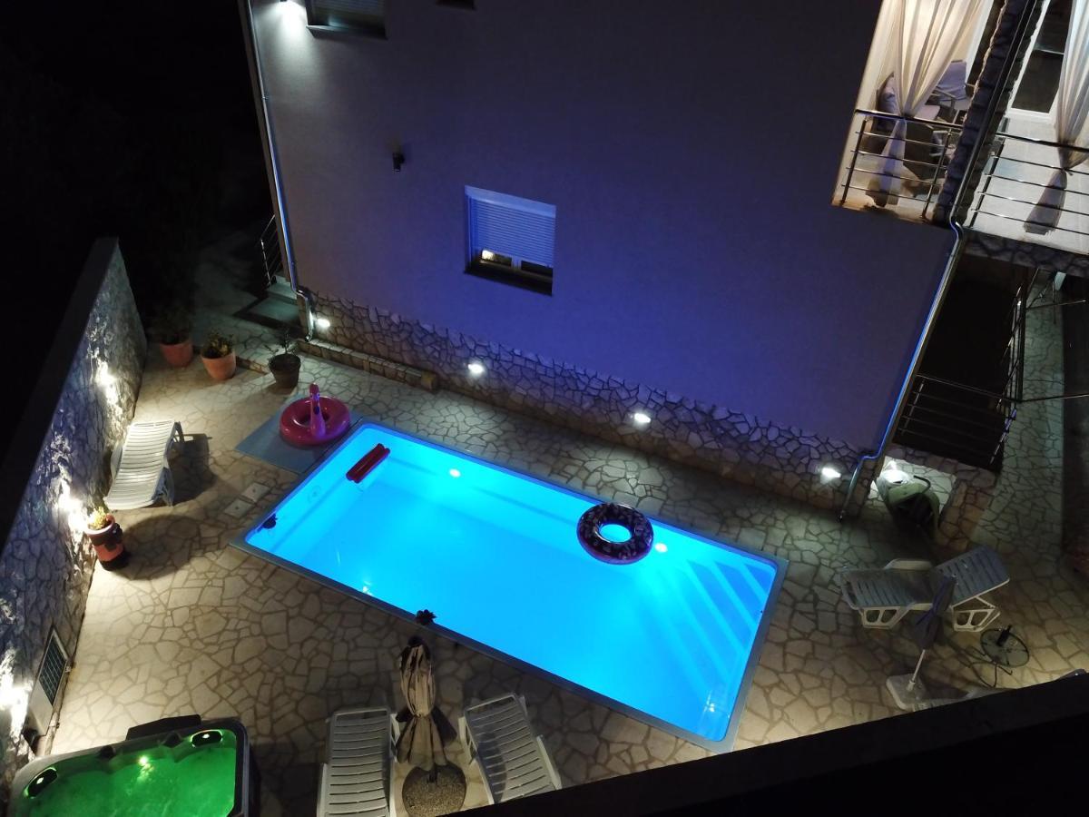 Apartment Adriana *