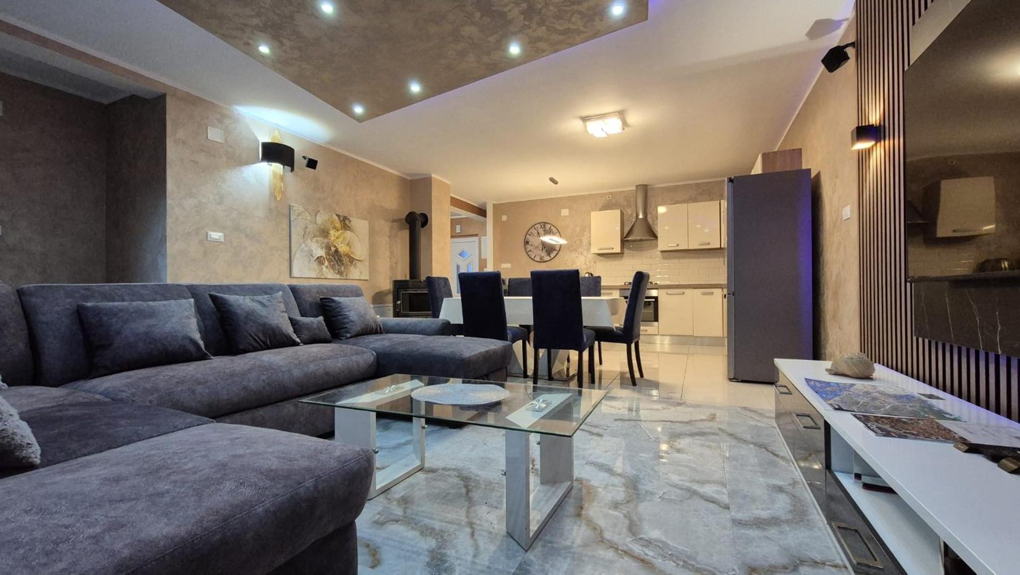 Adriana Apartment